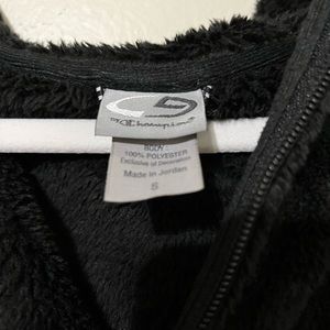 Sweater black champion size small